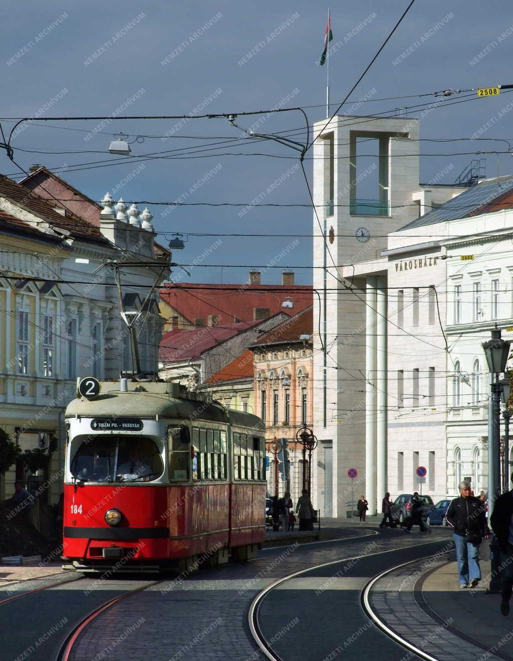 Városkép - Villamos Miskolc belvárosában