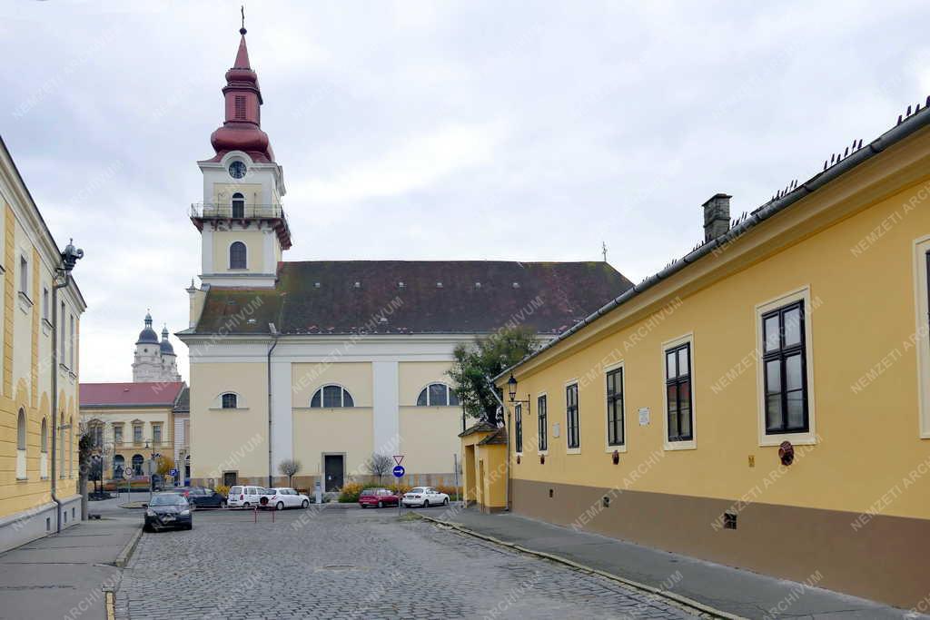 Városkép - Cegléd - Katolikus műemlék épületek a Kossuth téren