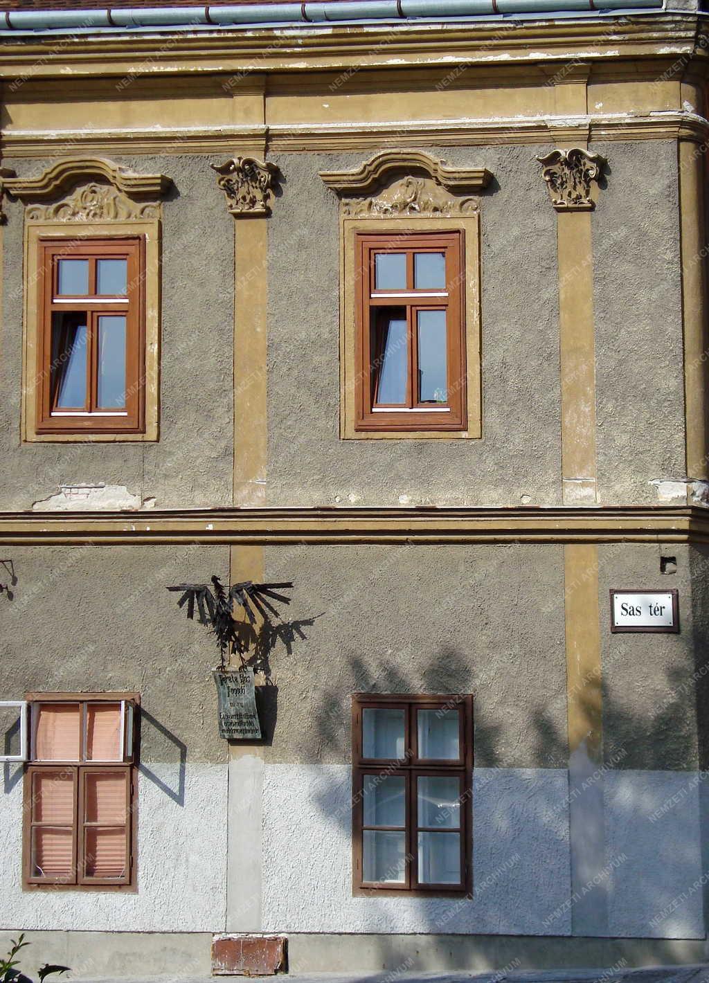 Épület - Sopron - Az egykori Fekete Sas vendégfogadó 