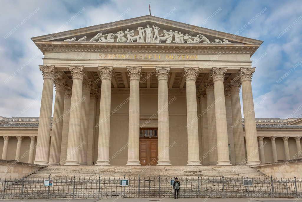 Felújítás - Budapest - Bezárt a Szépművészeti Múzeum