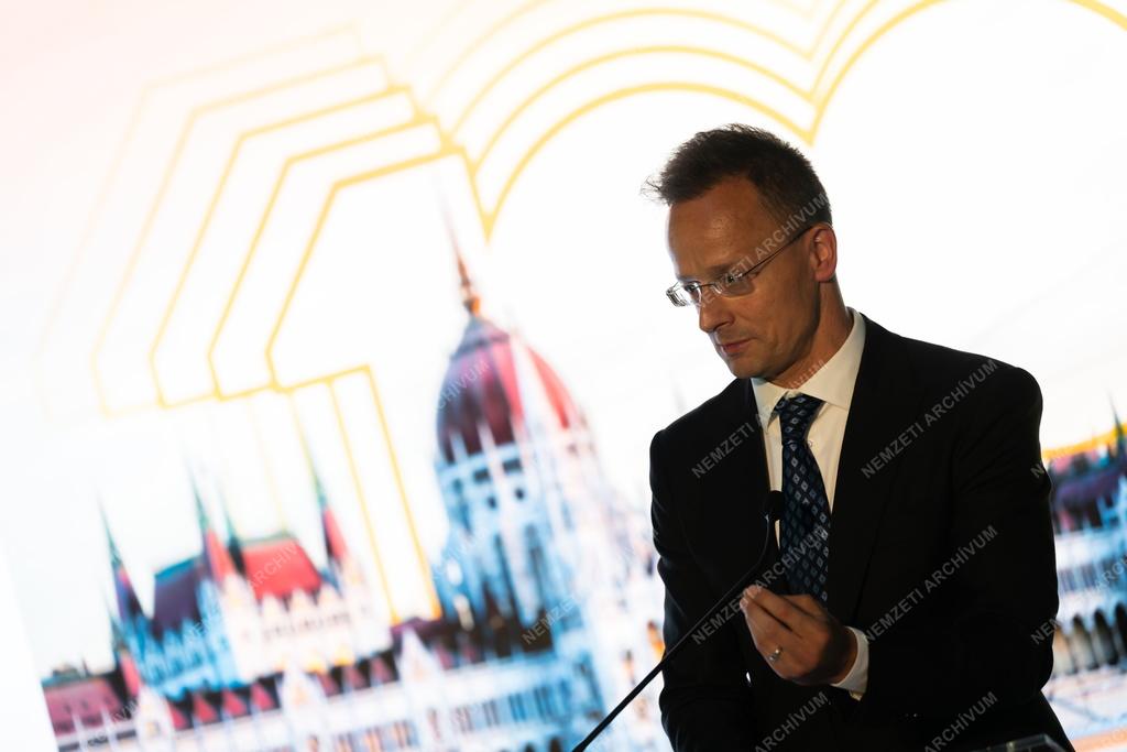 Szijjártó Péter a Shell Hungary centenáriumi fogadásán