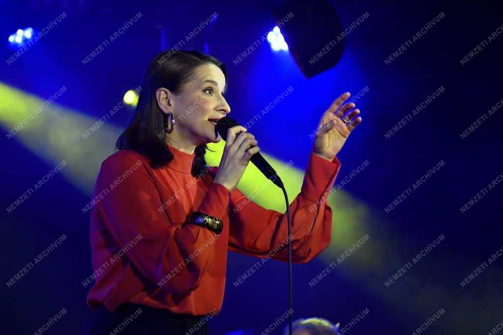 Televízió - M2 Petőfi TV - Akusztik koncert az A38 hajón