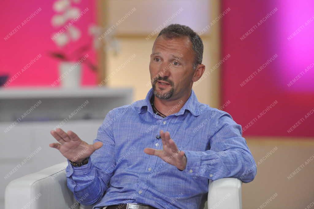 Televízió - Ridikül című női beszélgetős műsor