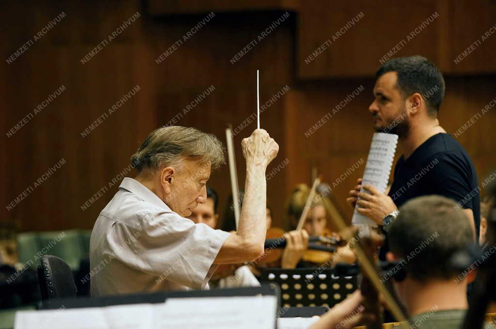 Kultúra - Debrecen - Próbál a Kodály Zoltán Ifjúsági Világzenekar