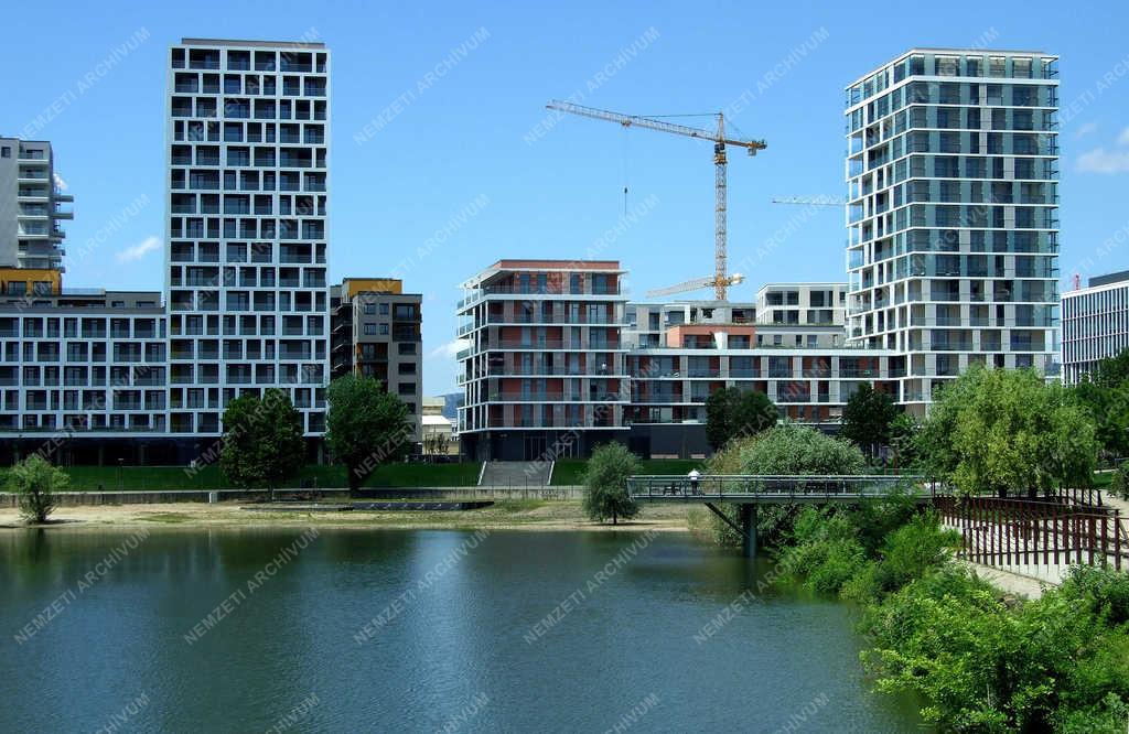  Városkép - Budapest - A BudaPart Gate városrész