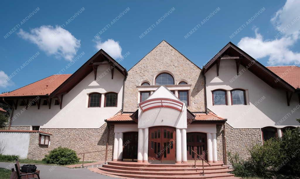 Egyház - Gazdagréti Református Templom