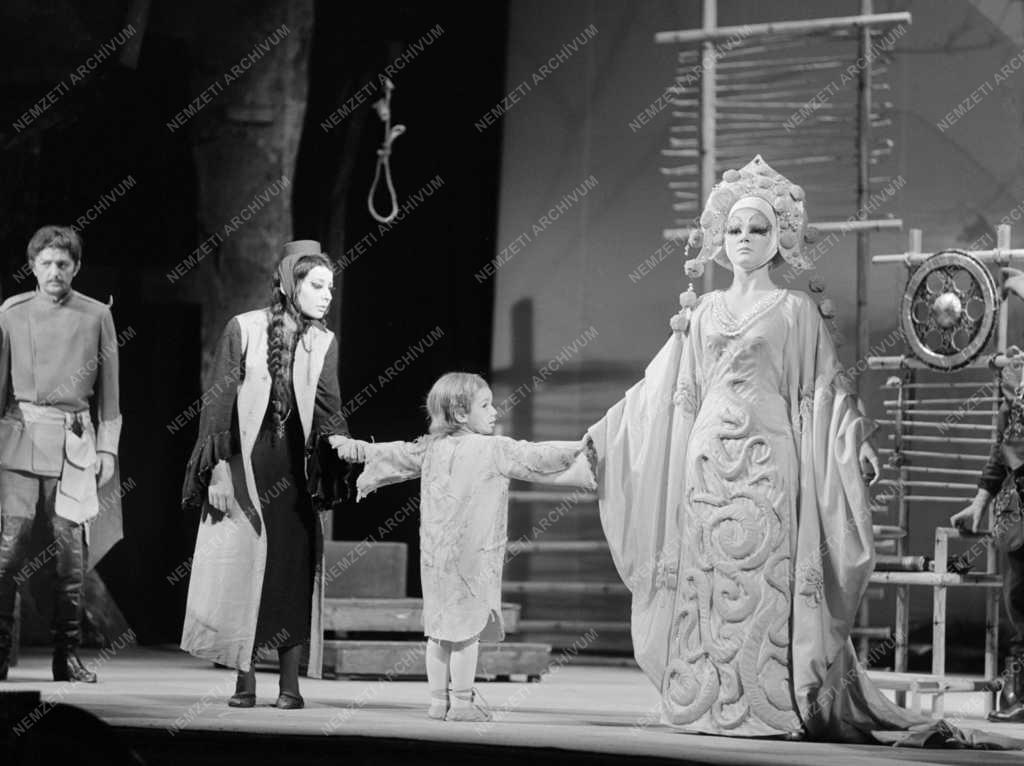 Kultúra - Színház - Bertolt Brecht: A kaukázusi krétakör