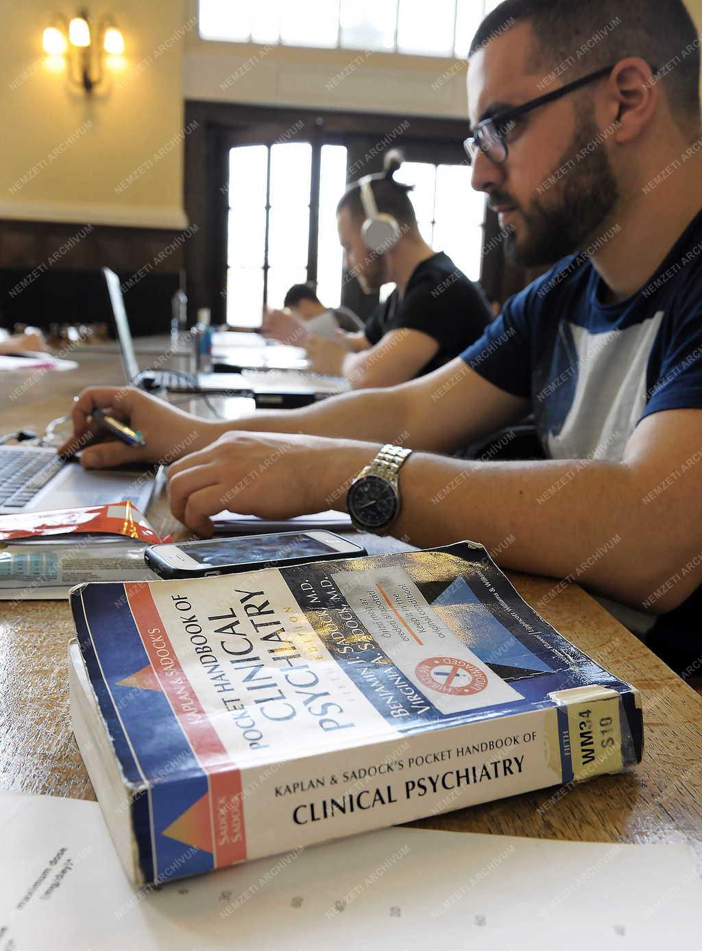 Kultúra - Debrecen - 100 éves az Egyetemi és Nemzeti Könyvtár