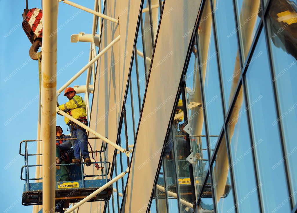 Sportlétesítmény - Debrecen - Épül az új stadion