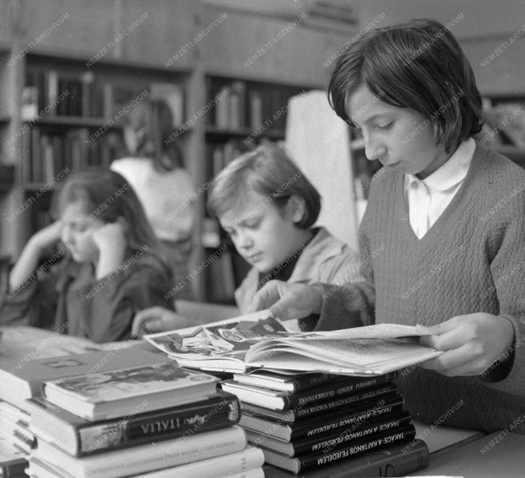 Kultúra - Új könyvtár nyílr a fővárosi Aszódi úton