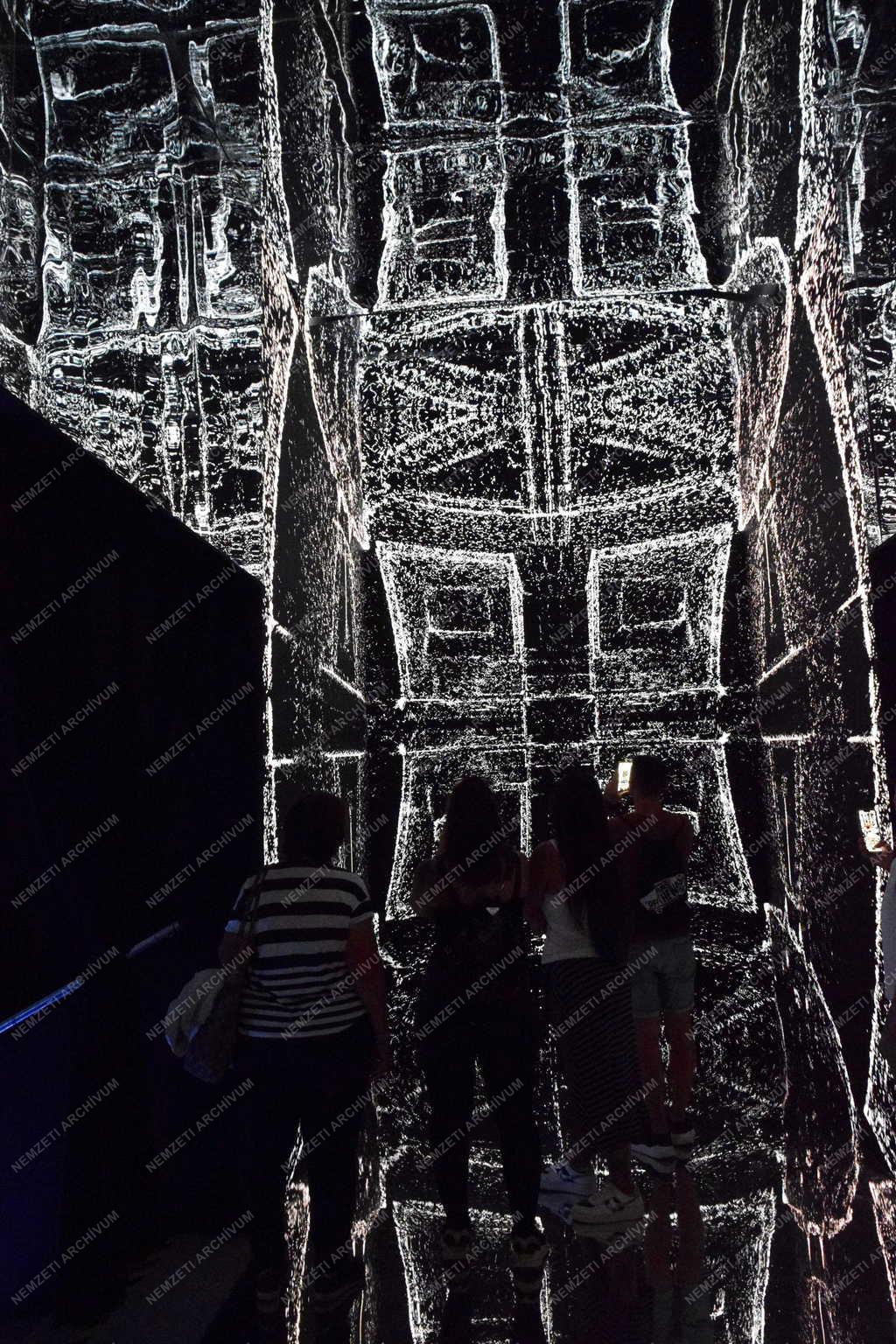 Kultúra - Budapest - Light Art Museum