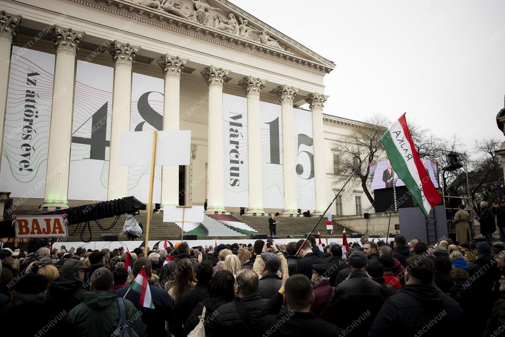 Március 15. - Állami díszünnepség a Múzeumkertben