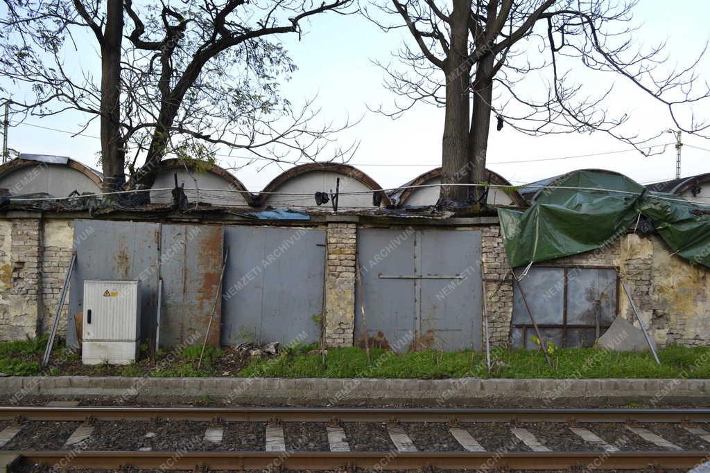 Kereskedelem - Budapest - Kínai piac a Kőbányai úton