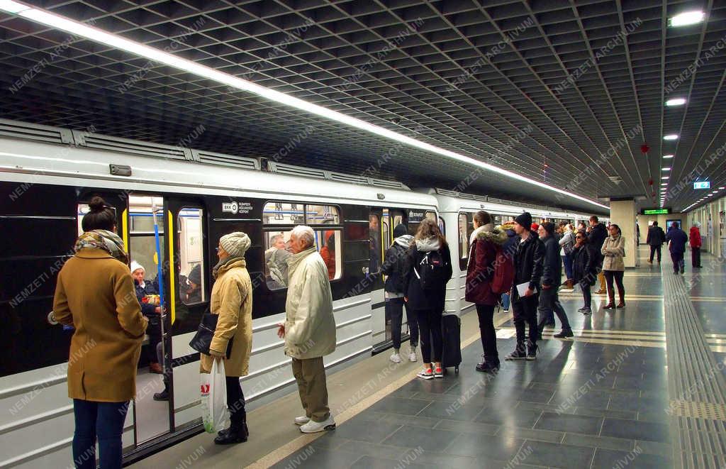 Közlekedés - Budapest - A hármas metró átnevezett állomása