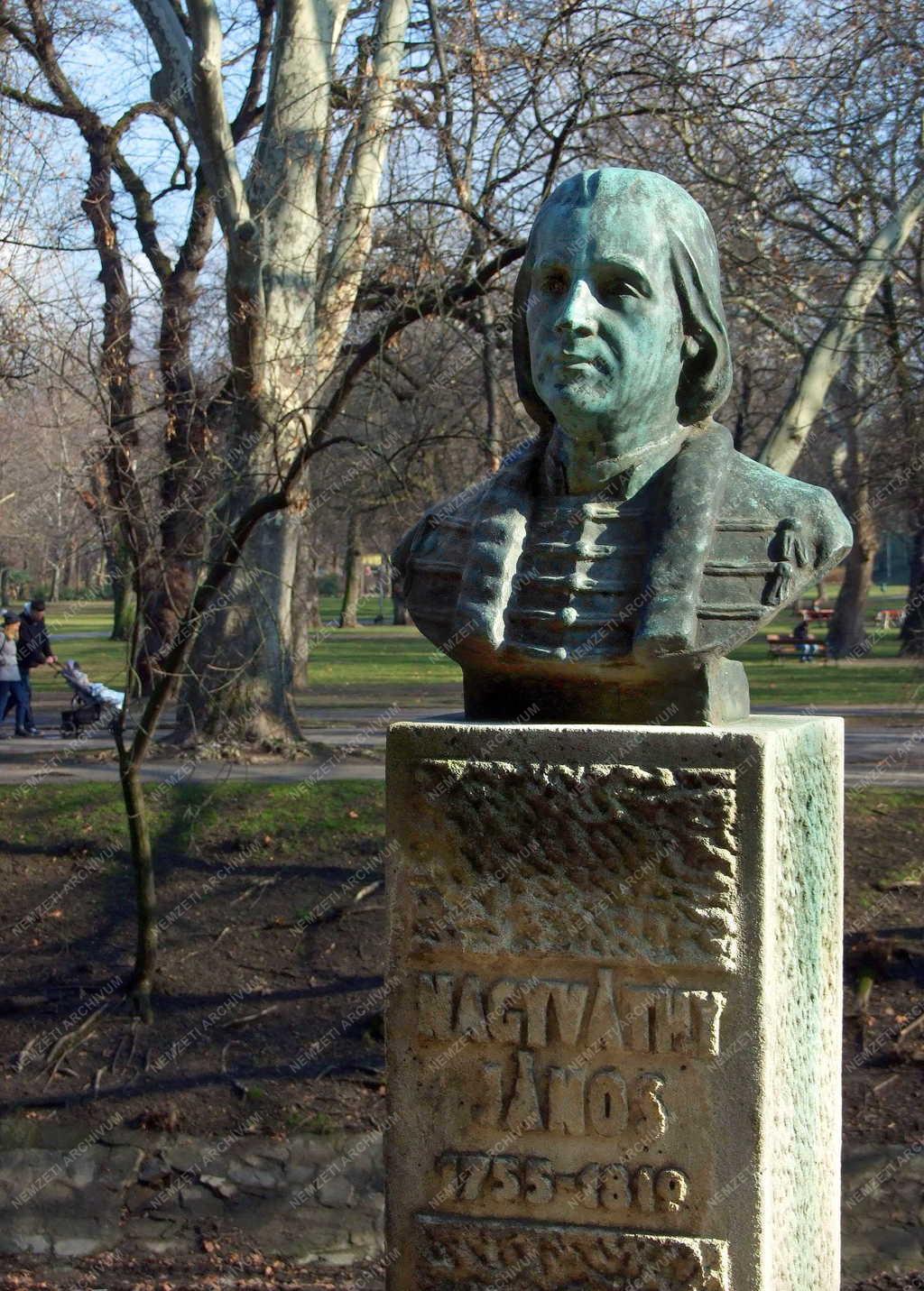 Köztéri szobor - Budapest - Nagyváthy János mezőgazdász