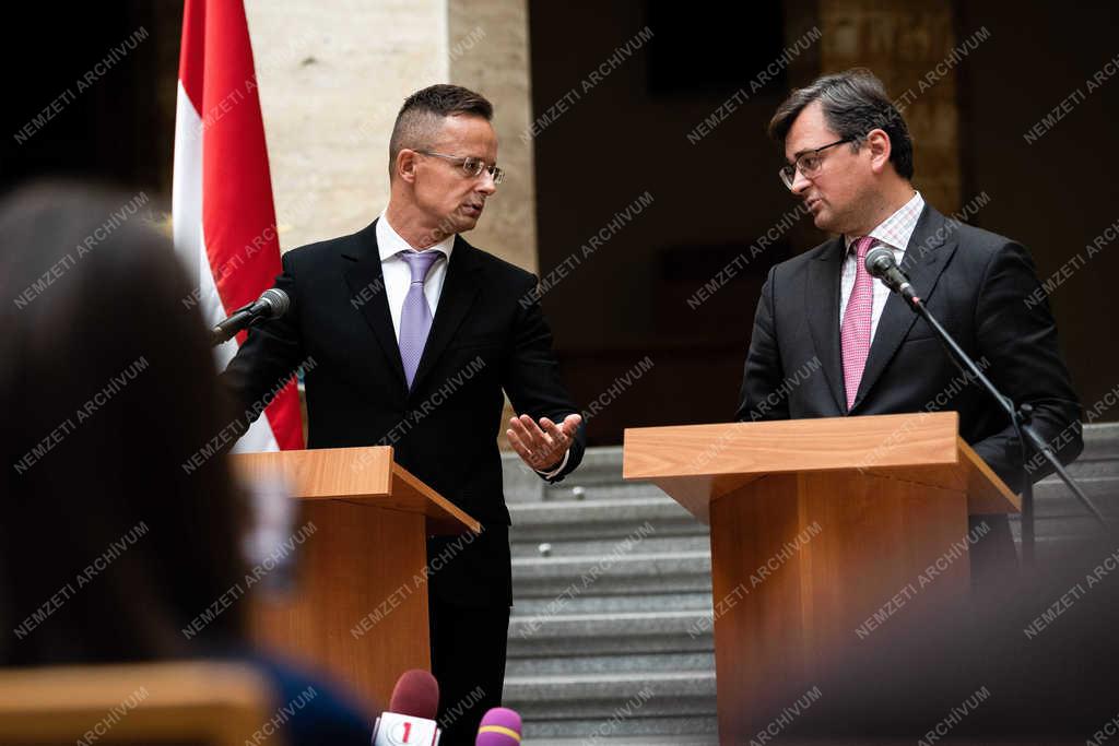 Szijjártó Péter és Dmitro Kuleba ukrán külügyminiszter találkozója Ungváron 