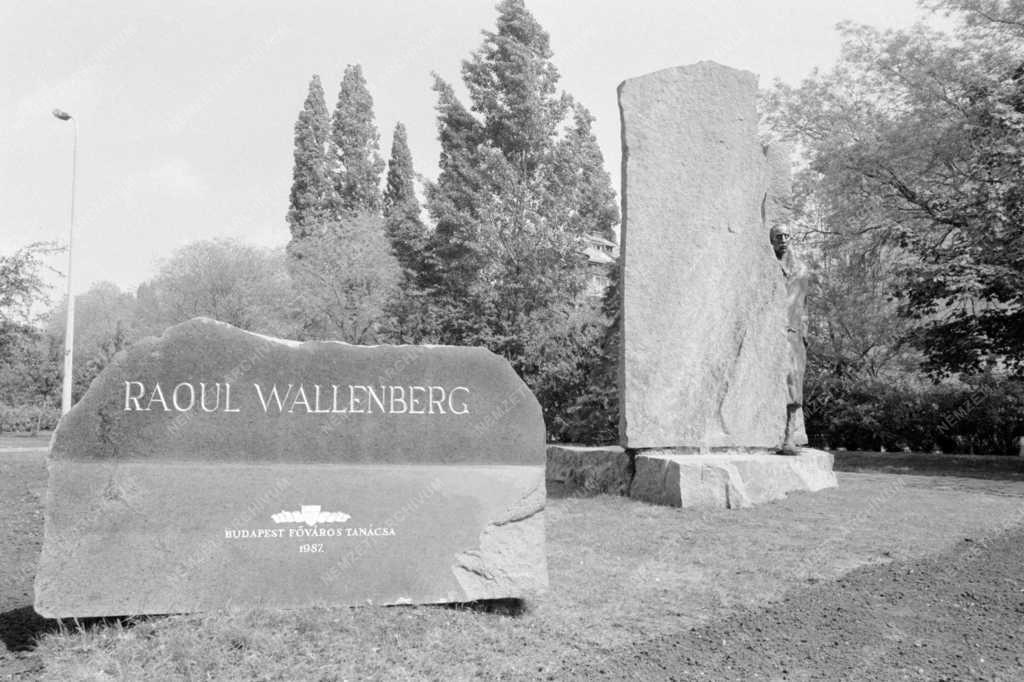 Képzőművészet - Raoul Wallenberg emlékműve