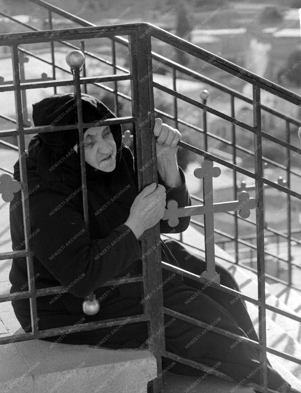 Külkapcsolat - Szíria - Vallás - Apáca