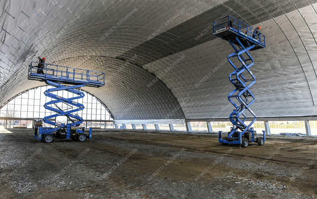 Építőipar - Debrecen - Teniszközpont épül 