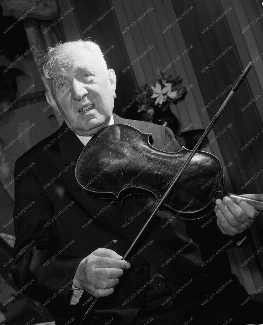 Szórakozás - Színház - Vonósnégyes - Salamon Béla