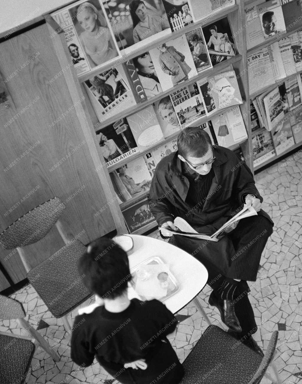 Vendéglátás - Szolgáltatás - Hírlap-eszpresszó nyílt a pécsi Nádor Szállóban