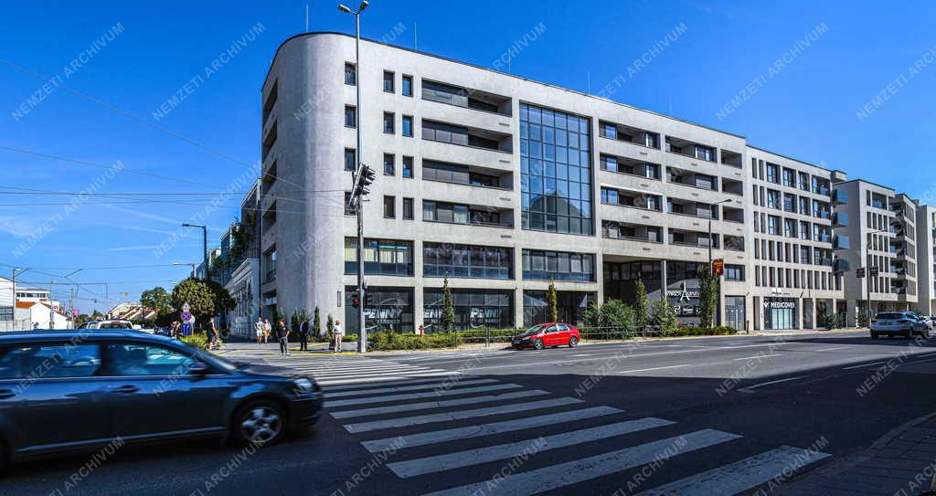 Városkép - Településfejlesztés - Épül a debreceni Párizsi Udvar