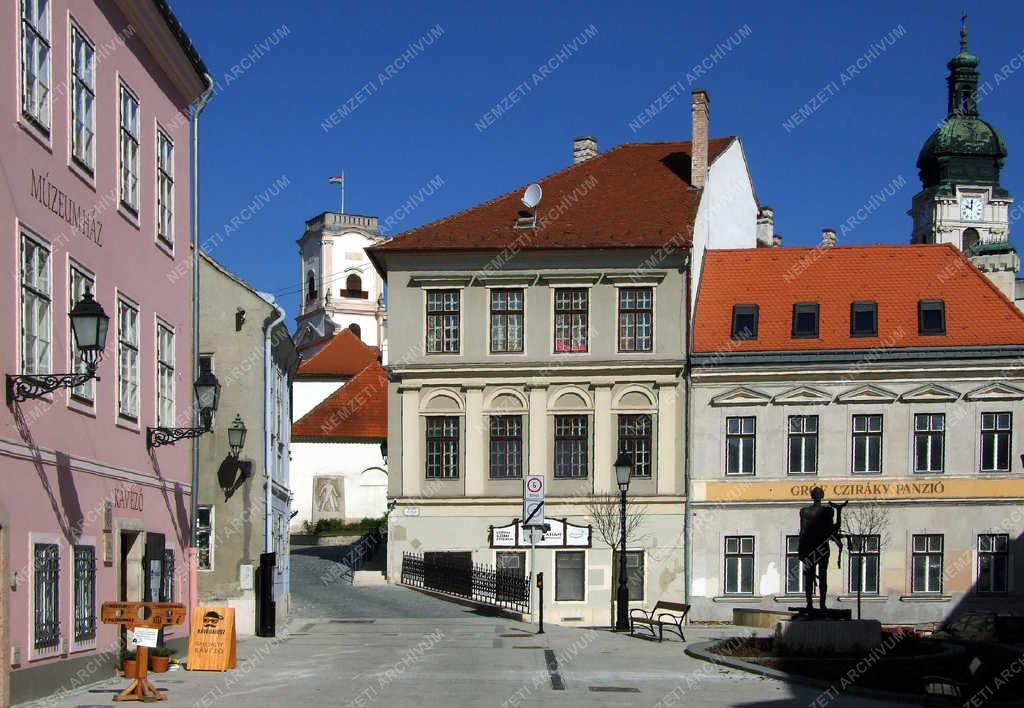 Városkép - Győr - A felújított  Bécsi kapu tér