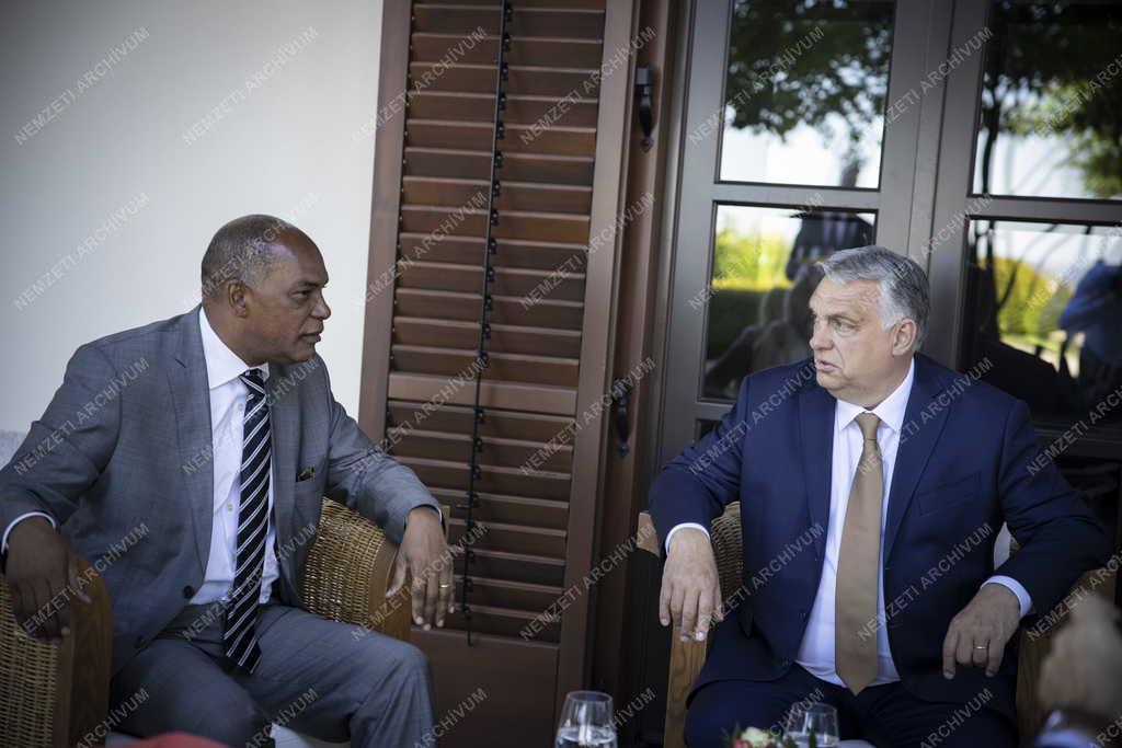 Orbán Viktor fogadta az angolai UNITA elnökét