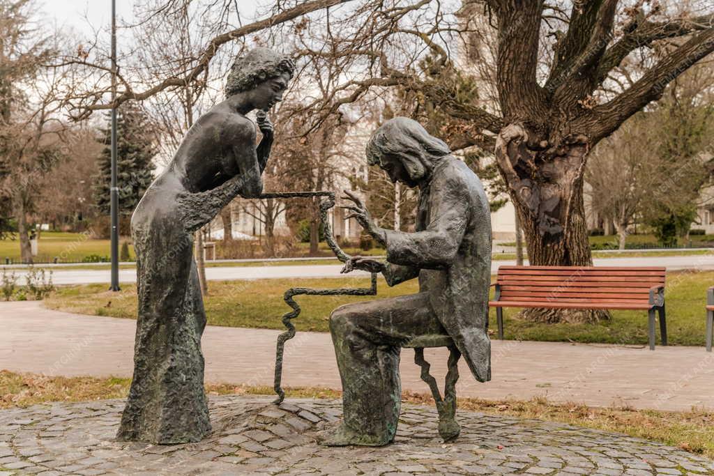 Városkép - Martonvásár - Beethoven és a Halhatatlan Kedves szobor