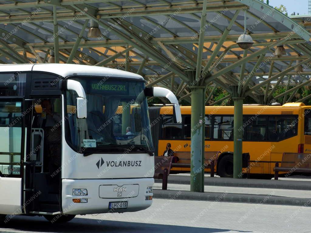 Közlekedés - Budapest - Az Etele téri autóbusz-pályaudvar 
