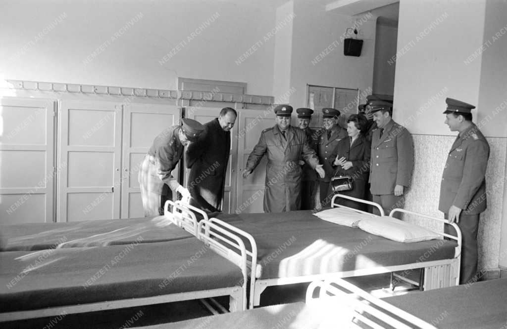 Belpolitika - Komócsin Zoltán a katonai főiskolán