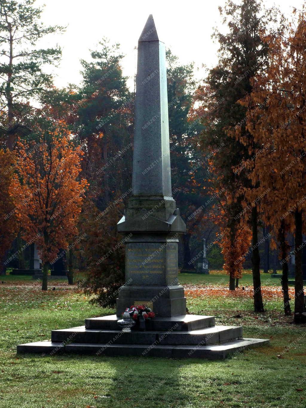 Emlékmű - A Lengyel Légió emlékműve