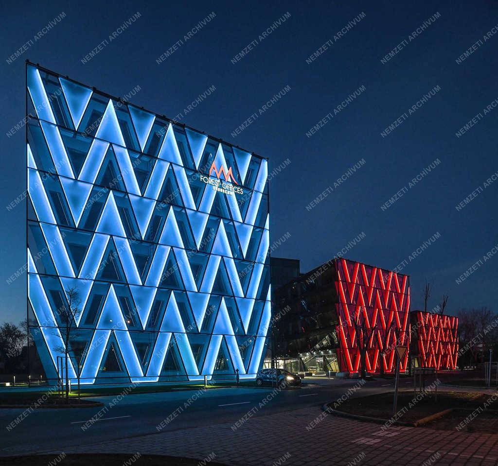 Építőipar - Debrecen - Átvétel után a Forest Offices