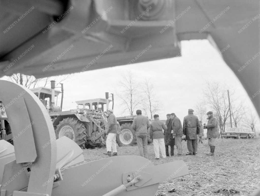 Ipar - Bemutatták a Rába 180-as traktort