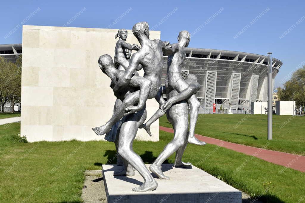 Kultúra - Megújult a Puskás Ferenc Stadion szoborparkja