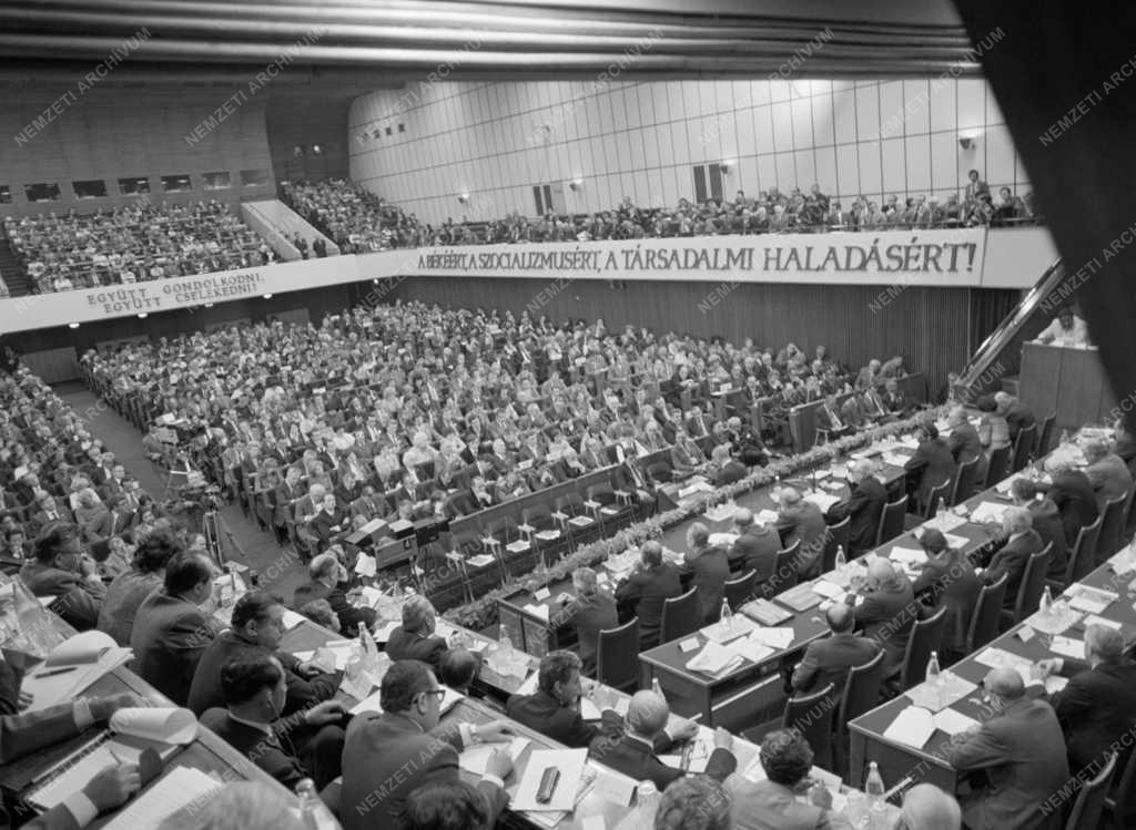 Belpolitika - A szakszervezetek XXIV. kongresszusa