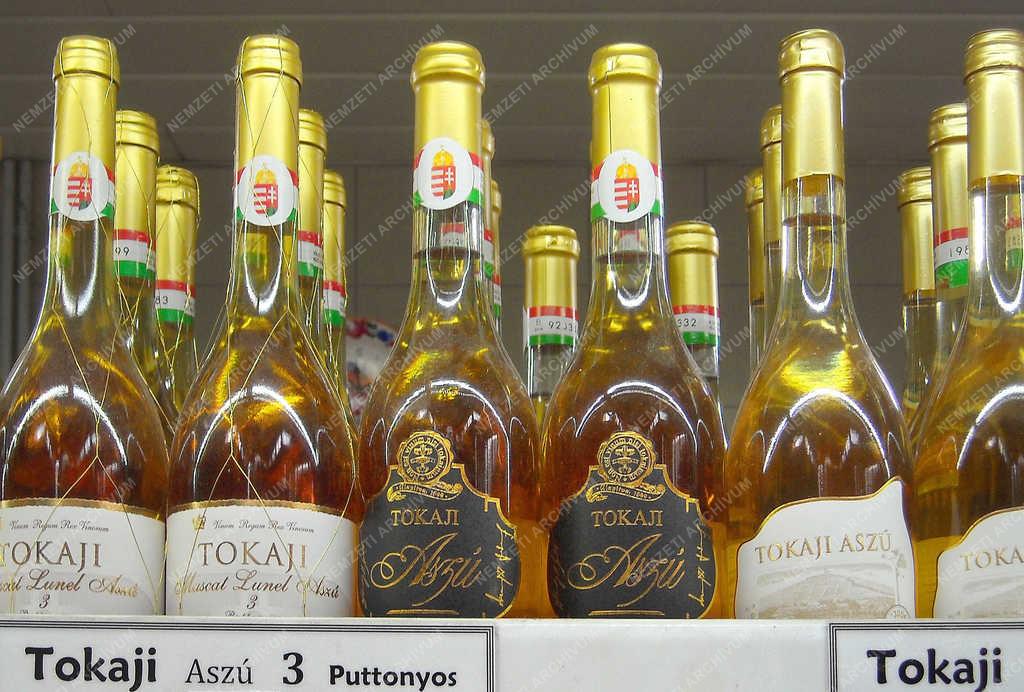 Kereskedelem - Budapest - Tokaji aszú borok kínálata