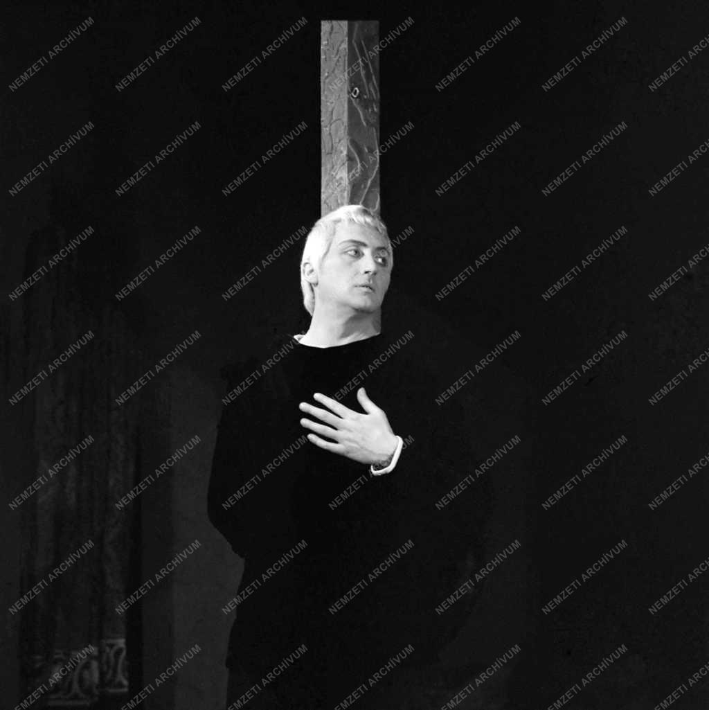 Színház - William Shakespeare: Hamlet