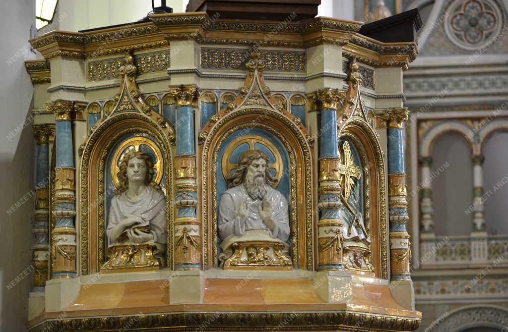 Egyházi épület  - A kőbányai Szent László plébániatemplom