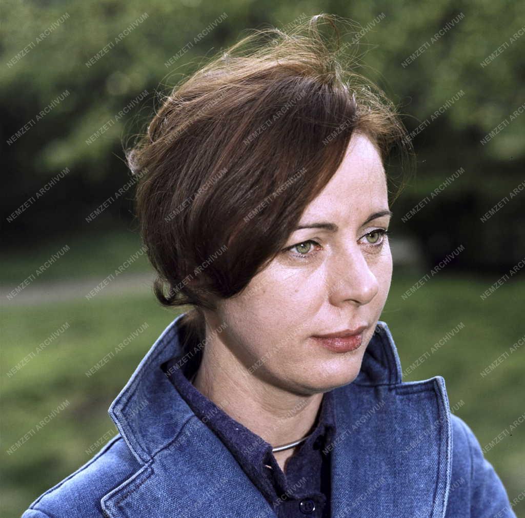 Kultúra - Csomós Mari színésznő