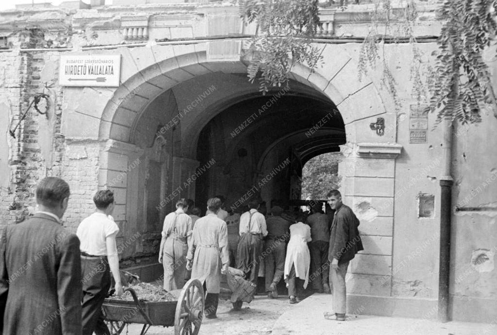 Történelem - II. világháború - Újjáépítés