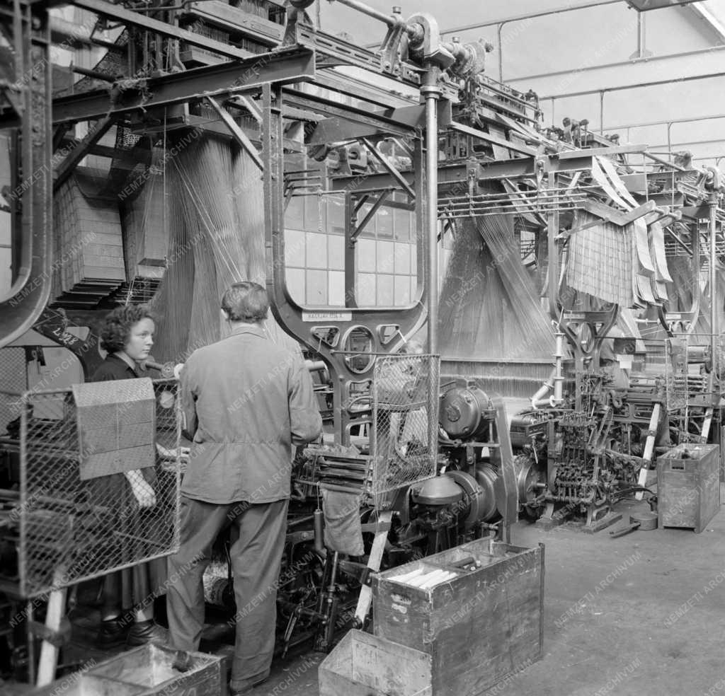 Ipar - Soproni Posztó- és Szőnyeggyár