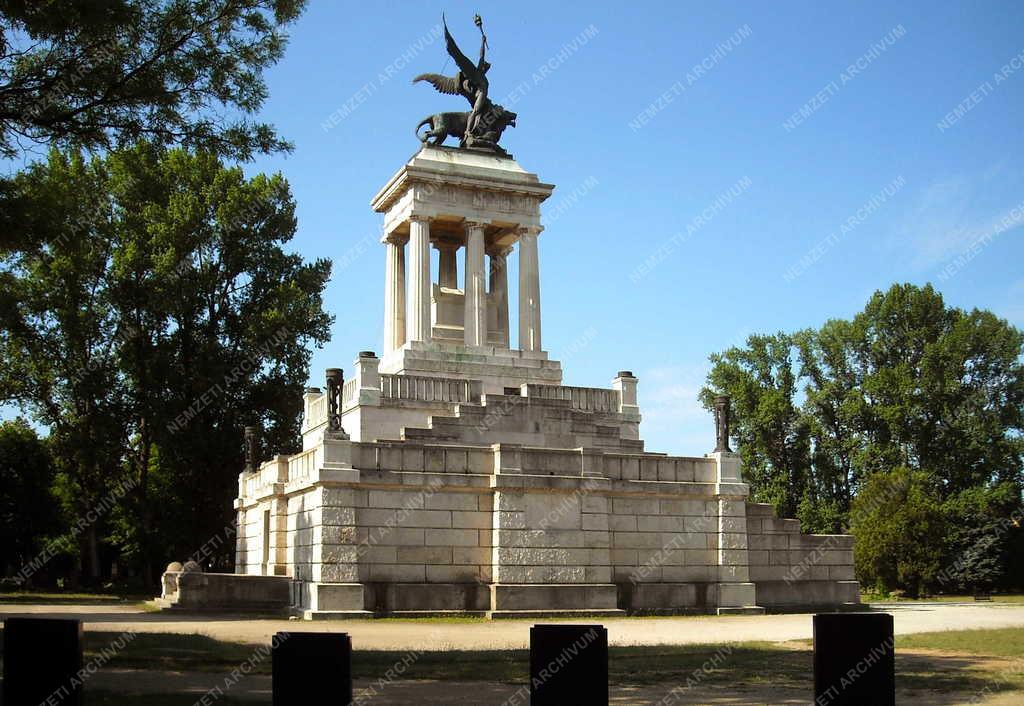 Emlékmű - Kossuth-síremlék 