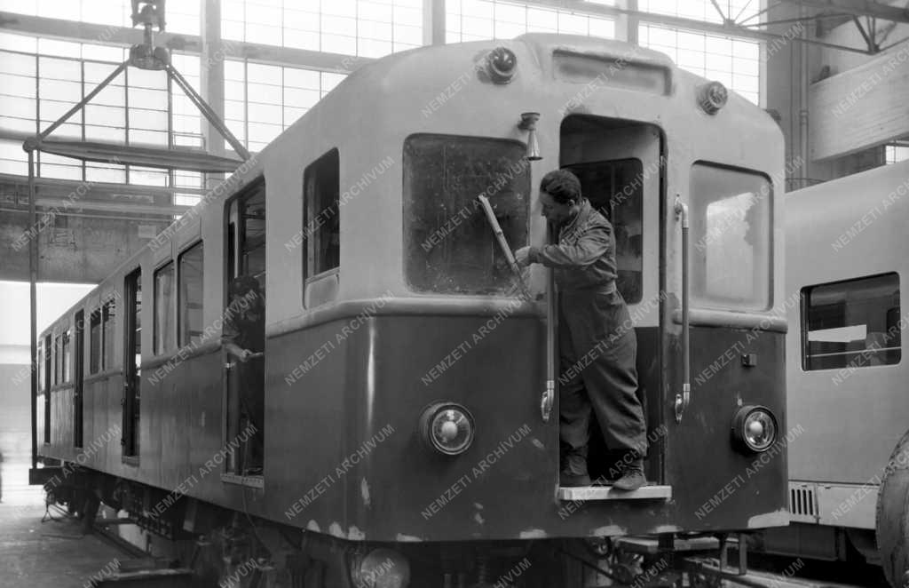 Járműipar - Ganz Vagongyár - Az első metrókocsi