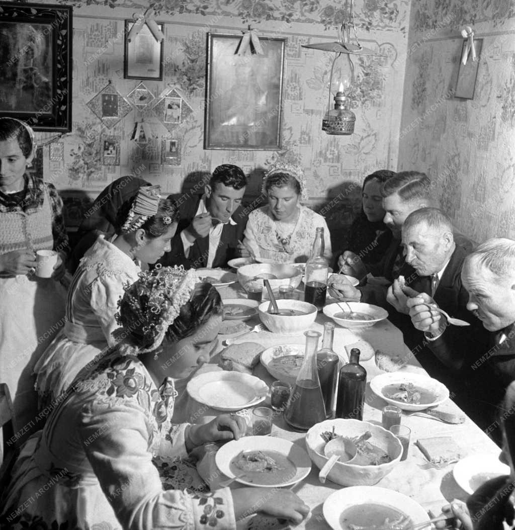 Népszokás - Lakodalmas ebéd