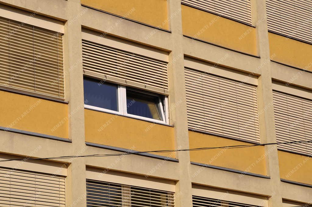 Egészségügy  - Budapest - Újpesti Szakrendelő felújítása