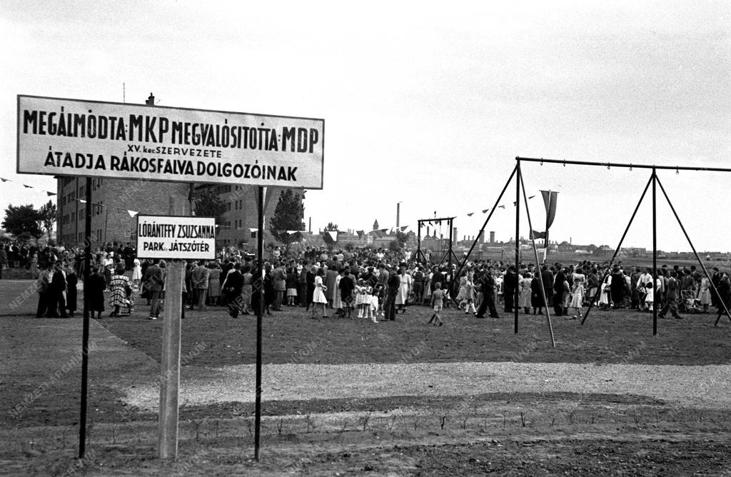 Hétköznapok - Játszótér avatás