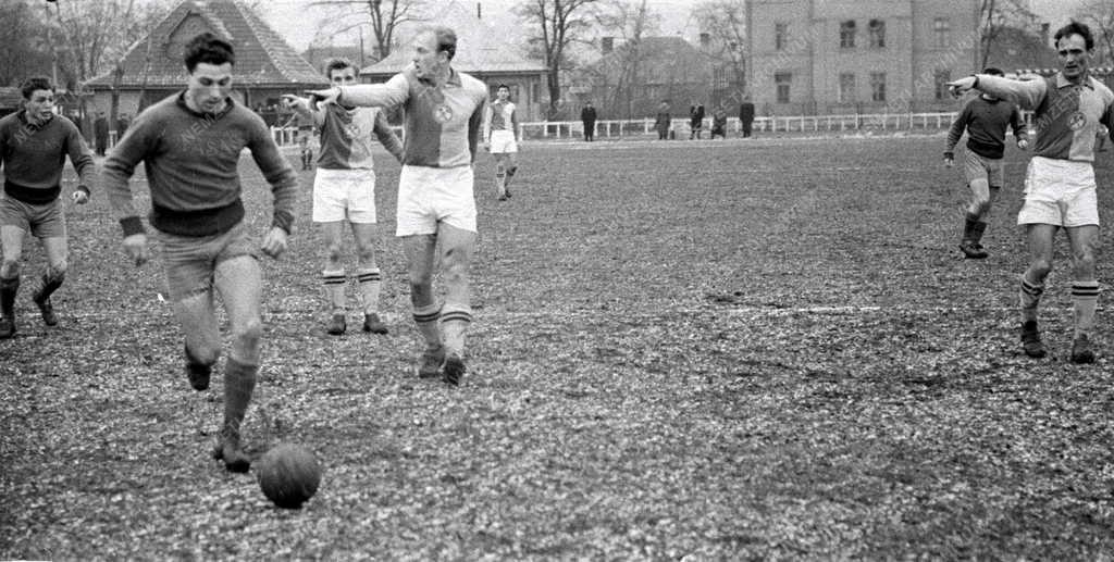 Sport – Bp. Vasas – Dorogi Bányász labdarúgó mérkőzés Dorogon
