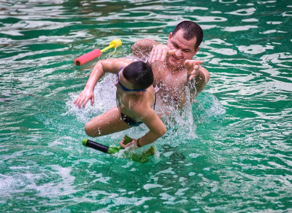 Szabadidő - Hajdúszoboszló - Téli fürdőzés 
