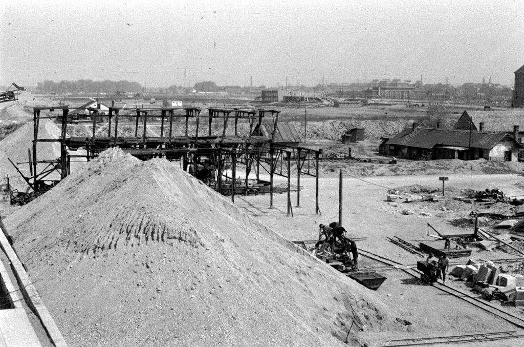 Újjáépítés - Az Árpád híd építése